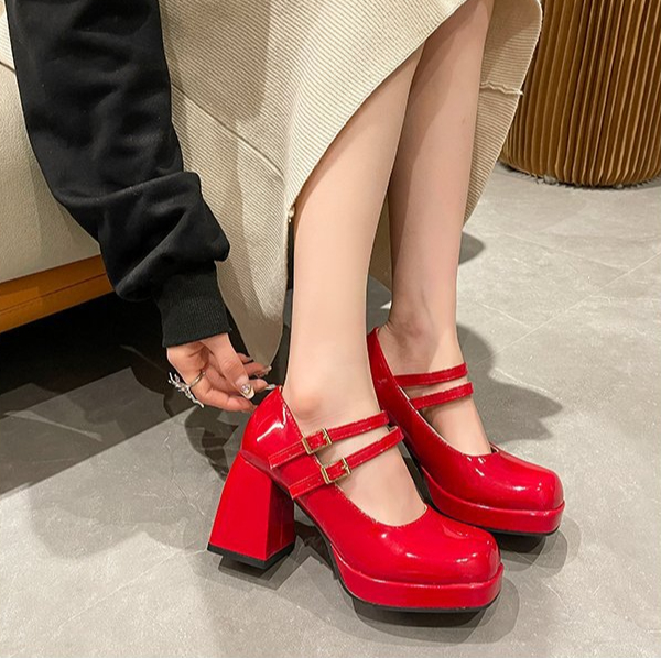 2025 Nuova Pelle Lacca da Donn - Women'S Accessories Trends 2025 recensione e prezzo