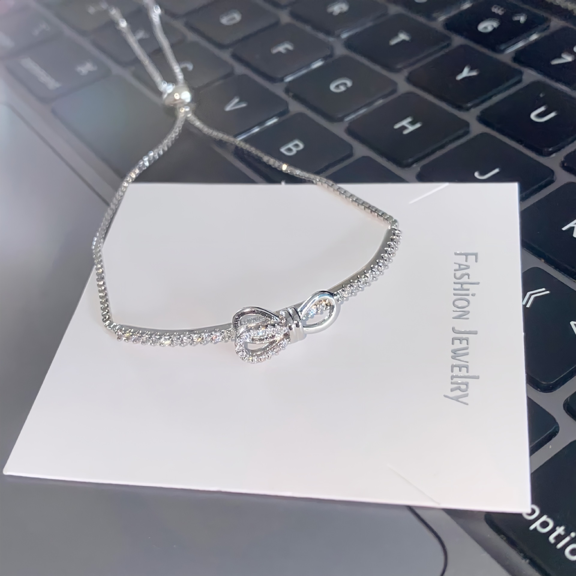 Bracciale a forma di fiocco co - Women Accessories Store recensione e prezzo